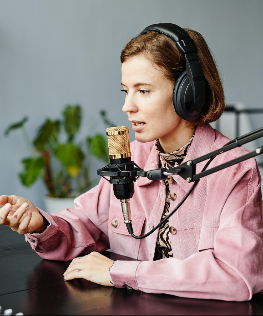 young-woman-recording-podcast-at-home-e1665506644614.jpg young-woman-recording-podcast-at-home-e1665506644614.jpg